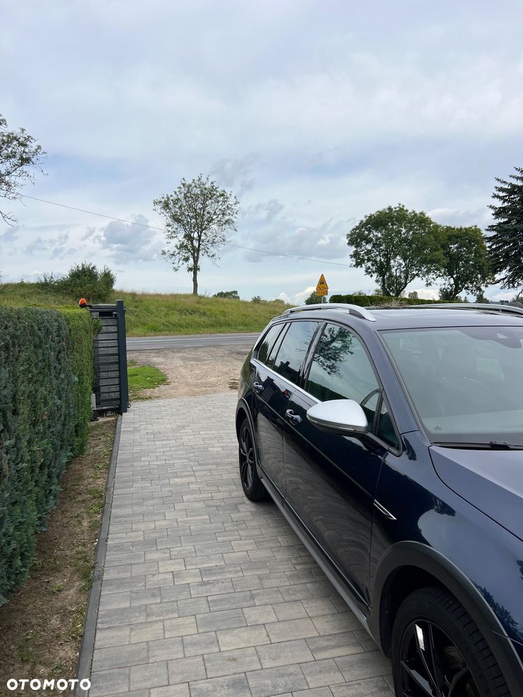 Volkswagen Golf - 10