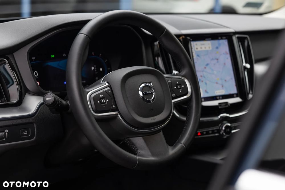 Volvo XC 60 B4 B Momentum Pro - 12
