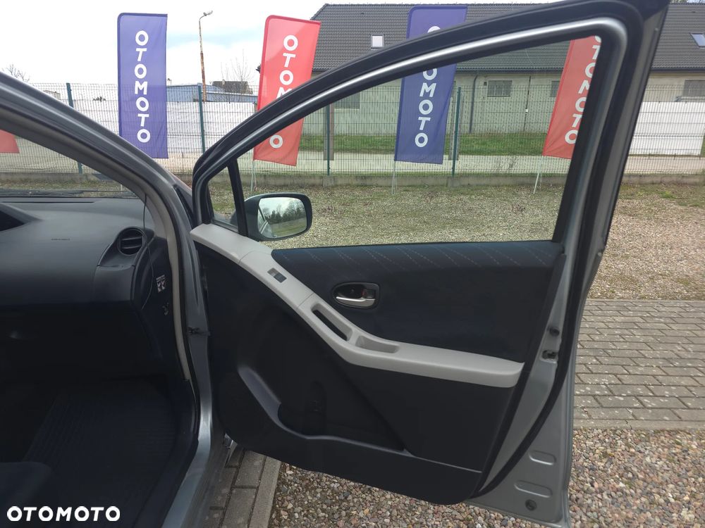 Toyota Yaris 1.3 Sol MM - 14