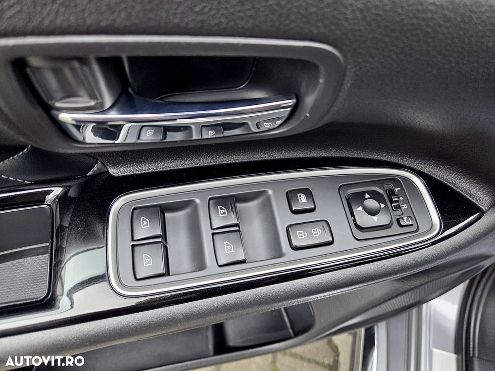 Mitsubishi Outlander - 27
