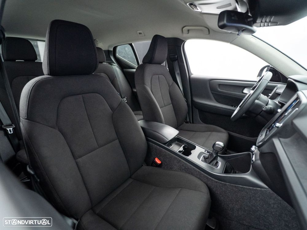 Volvo XC 40 1.5 T2 Momentum Core - 39