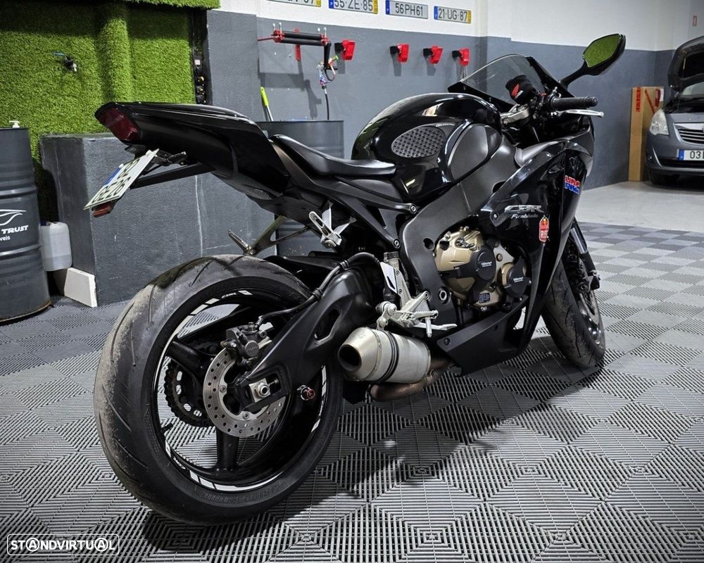 Honda CBR !000 RR Fireblade - 6