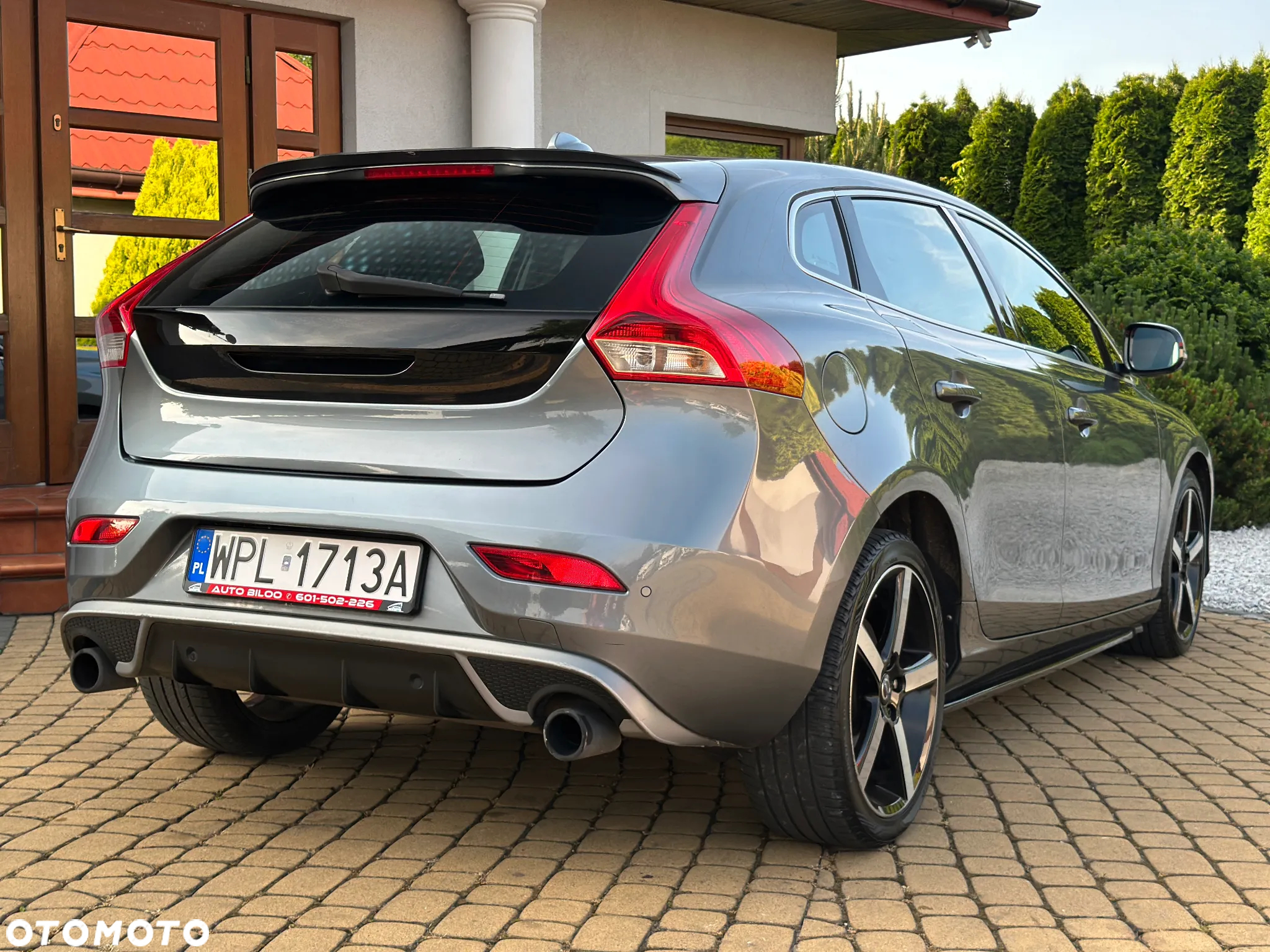 Volvo V40 D4 Drive-E R-Design Summum - 28