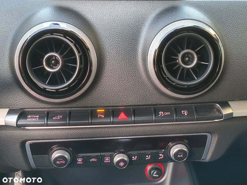 Audi A3 Sportback 1.4 TFSI e-tron S line Sportpaket - 18