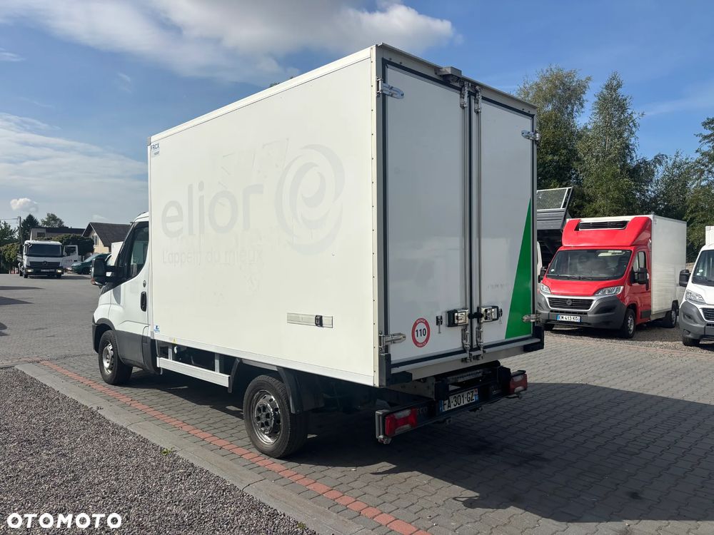 Iveco DAILY  CHLODNIA IZOTERMA SKRZYNIA LADUNKOWA WYWROT  KILKANASCIE SZTUO SZTUK 35S13,,35S14,,35S15 - 4