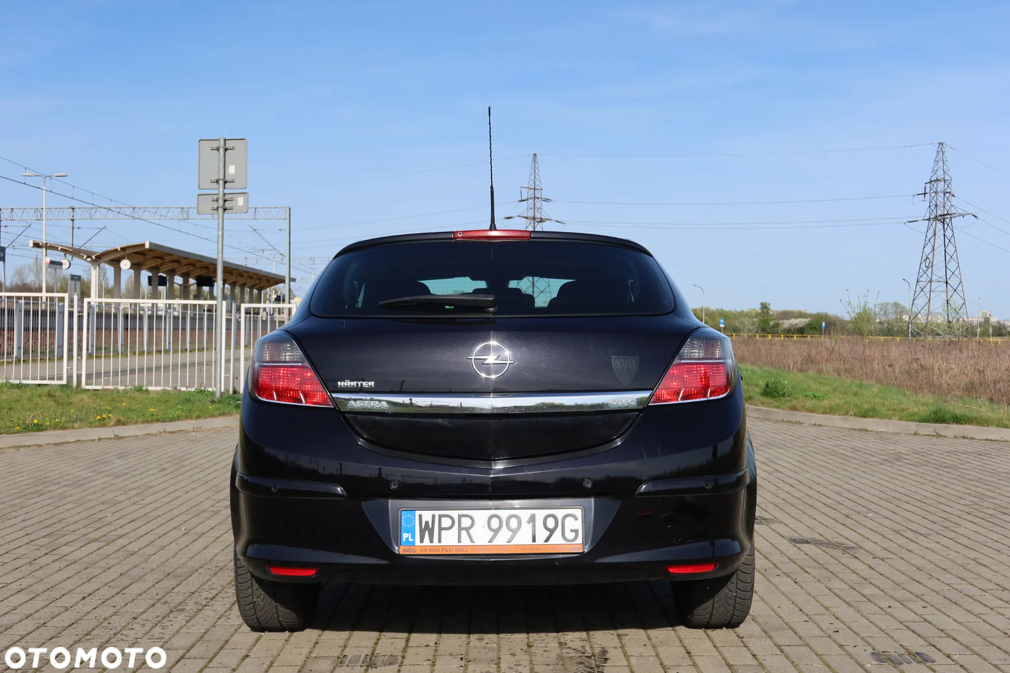 Opel Astra GTC 1.6 - 12