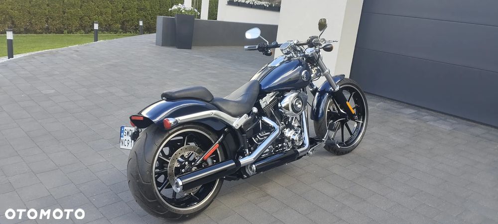 Harley-Davidson Softail Breakout - 5