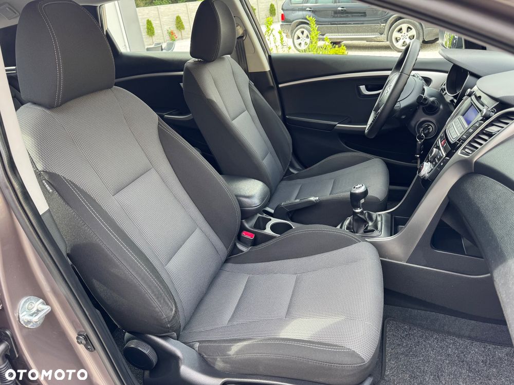 Hyundai i30 1.6 GDI Premium - 33