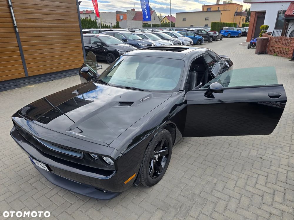 Dodge Challenger - 32