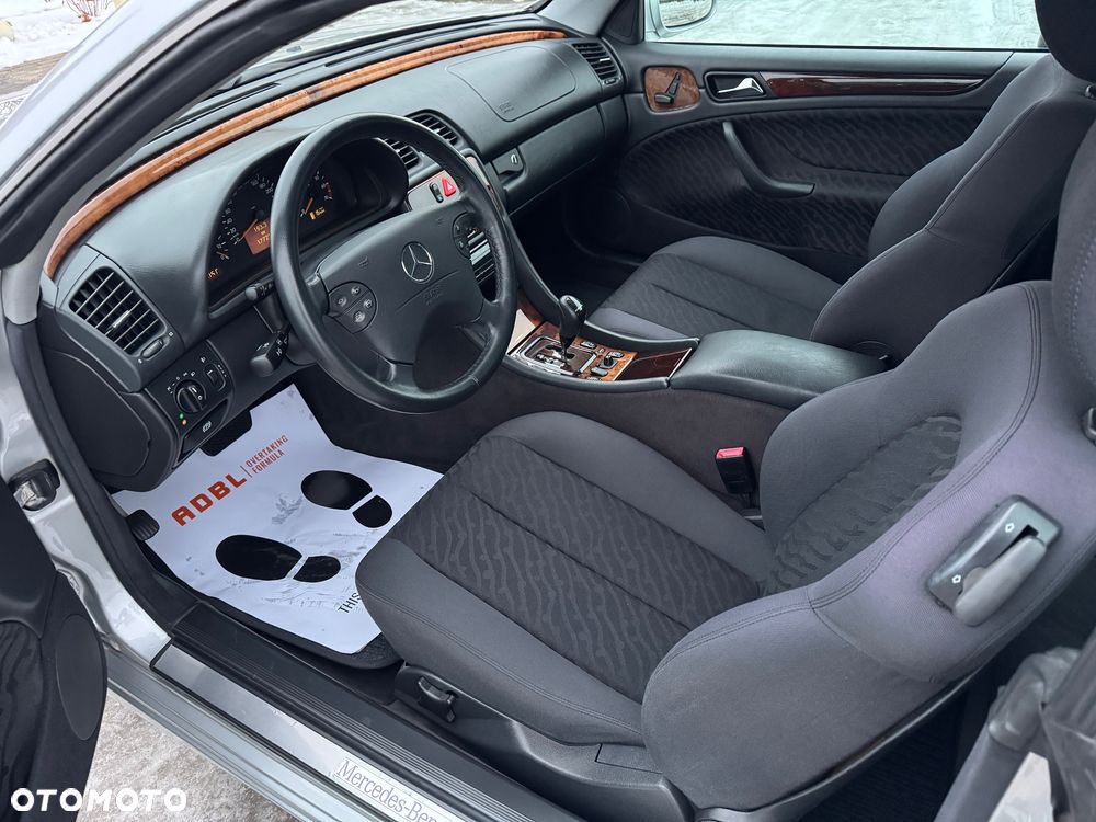 Mercedes-Benz CLK - 22