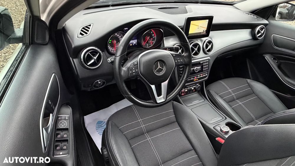 Mercedes-Benz GLA 220 CDI 4MATIC 7G-DCT AMG Line - 16