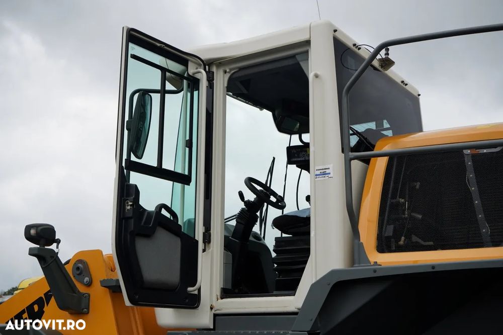 JCB L 576 XPower / ÎNCĂRCĂTOR FRONTAL TELESCOPIC / CAPACITATE CUPA 4,7 M³ - 24