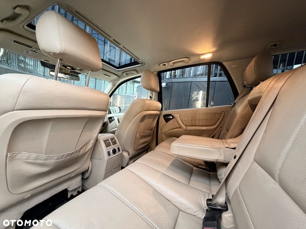 Mercedes-Benz ML - 8