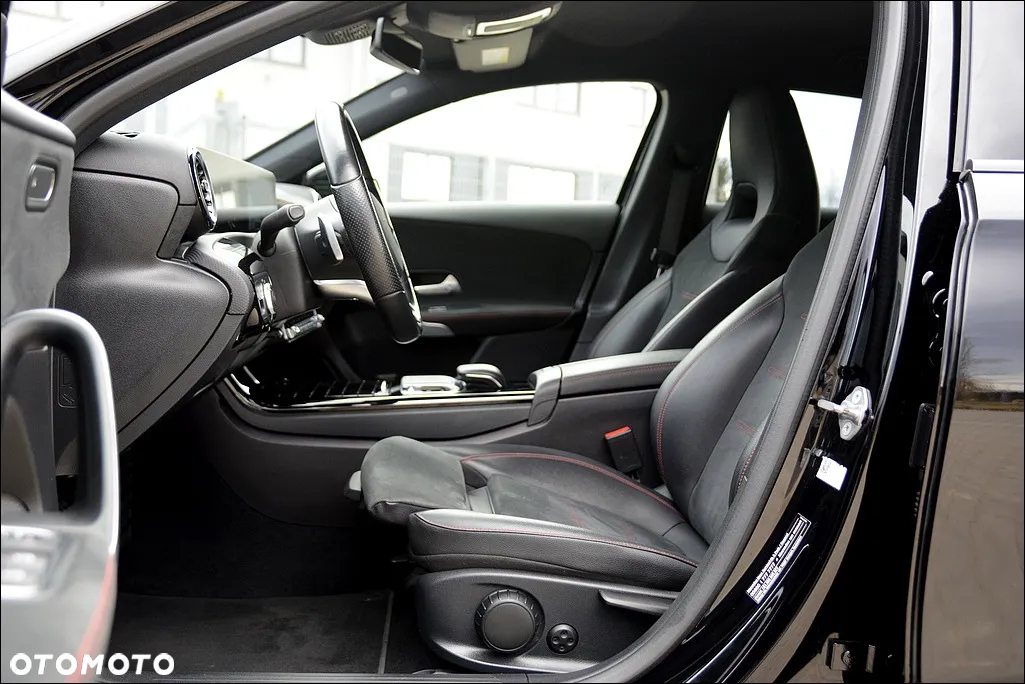Mercedes-Benz Klasa A 180 AMG Line 7G-DCT - 19