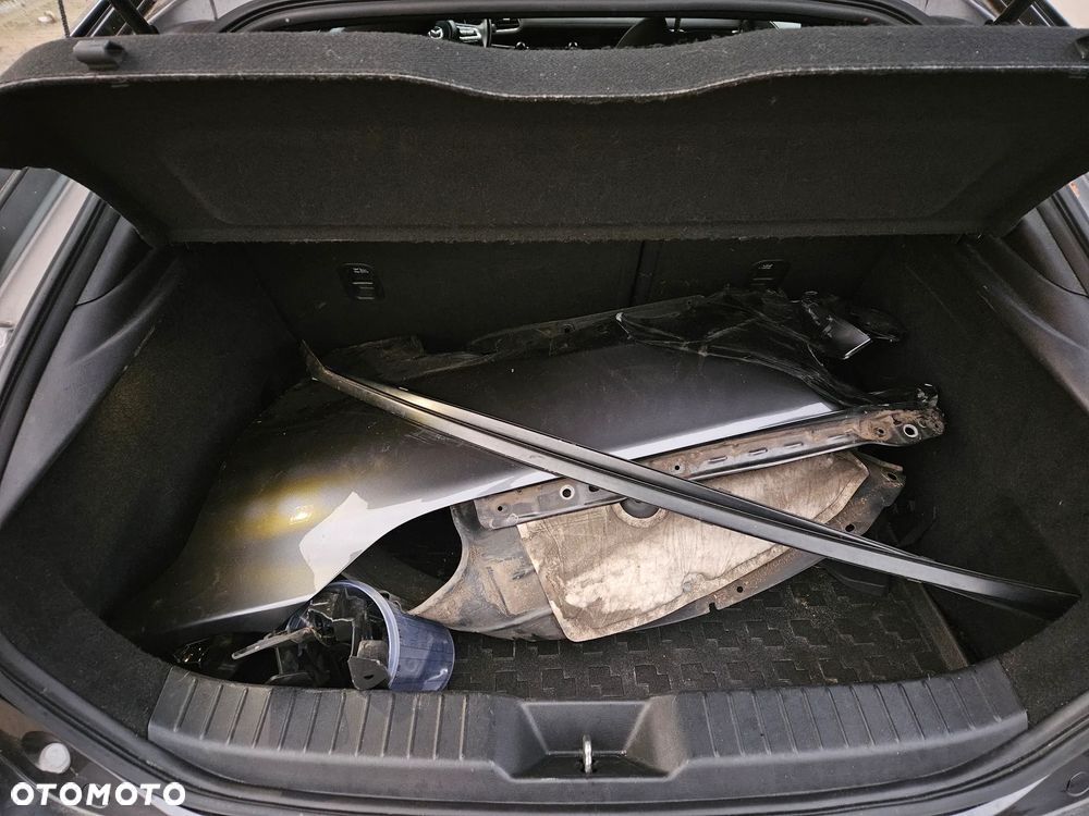 Mazda 3 e-SKYACTIV-G 122 M HYBRID EXCLUSIVE-LINE - 23