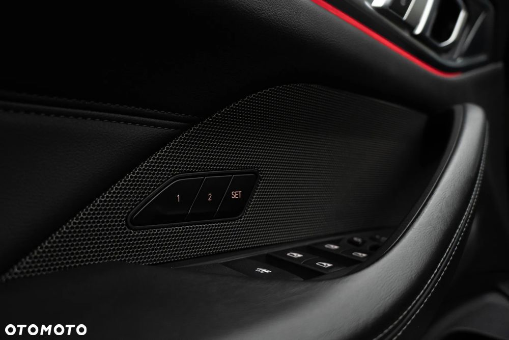 BMW M4 Competition M xDrive sport - 16