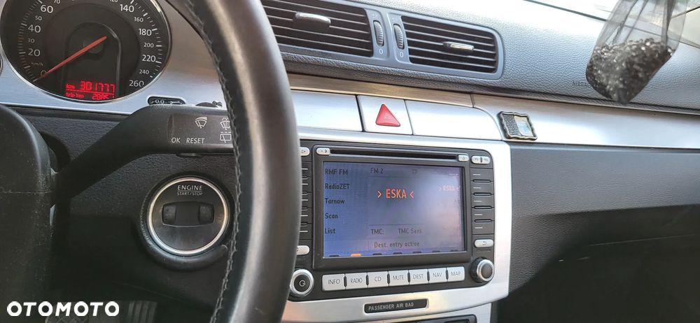 Volkswagen Passat 2.0 TDI DPF Highline - 16