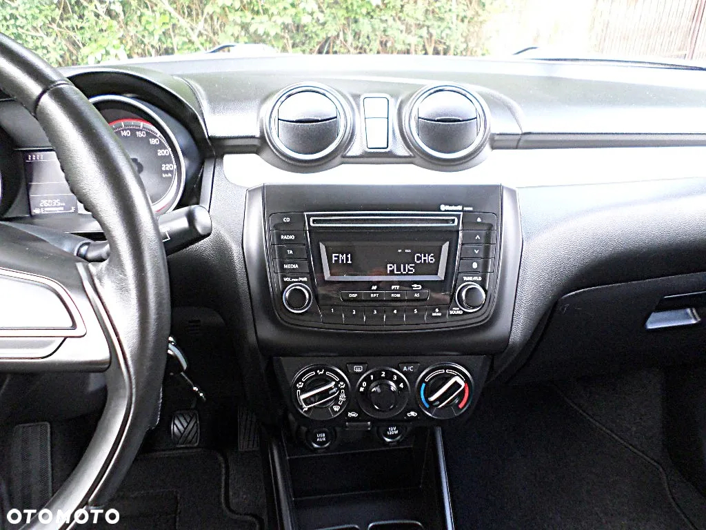 Suzuki Swift 1.2 Premium - 10