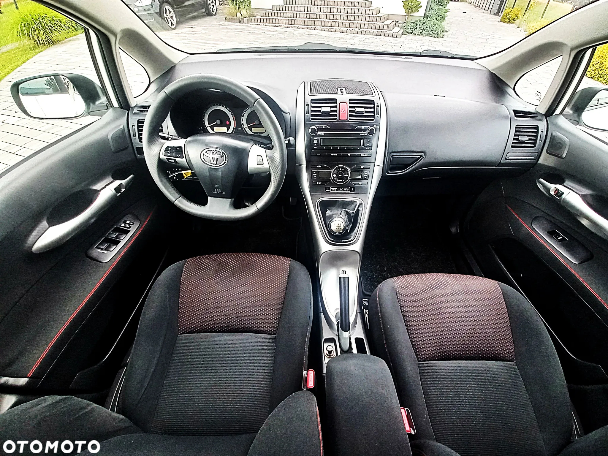 Toyota Auris 1.6 Sol - 4