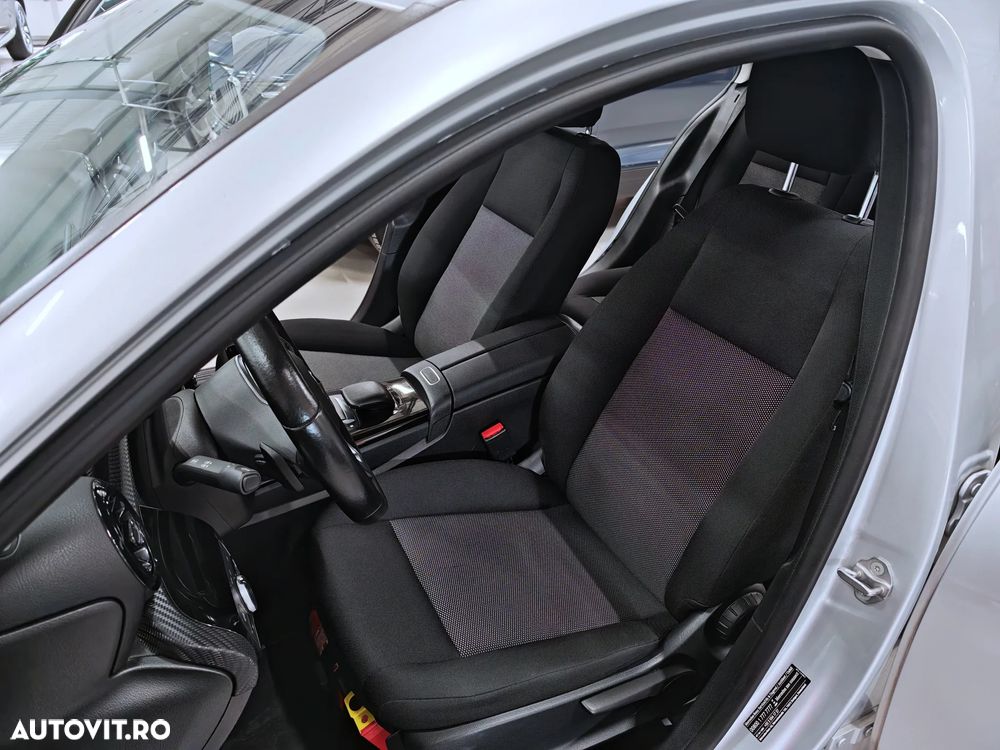 Mercedes-Benz A 180 d Sedan 7G-DCT - 9