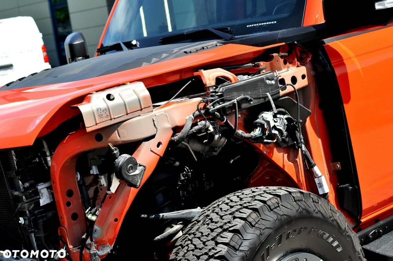 Ford Bronco - 33