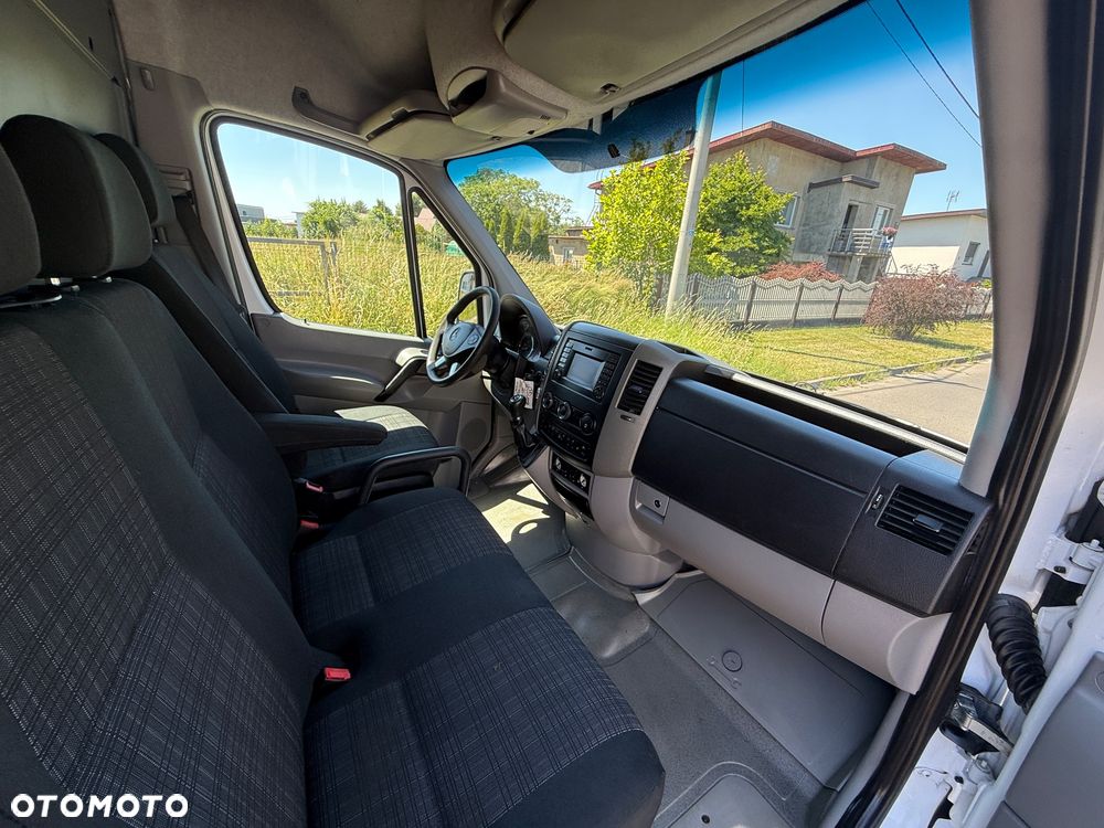 Mercedes-Benz Sprinter - 20