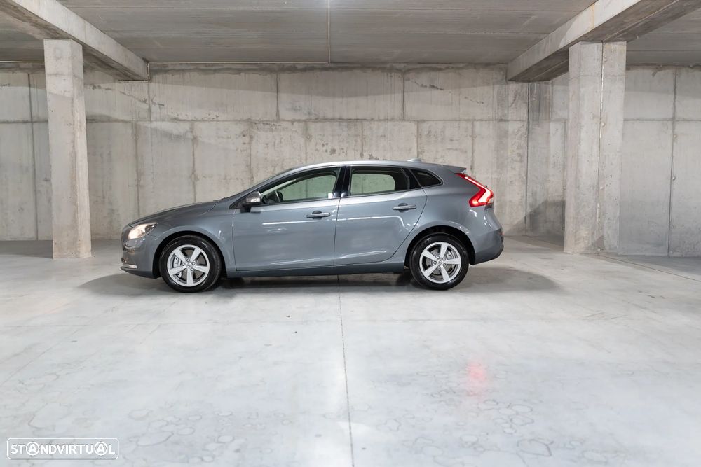 Volvo V40 2.0 D2 Kinetic Geartronic - 4