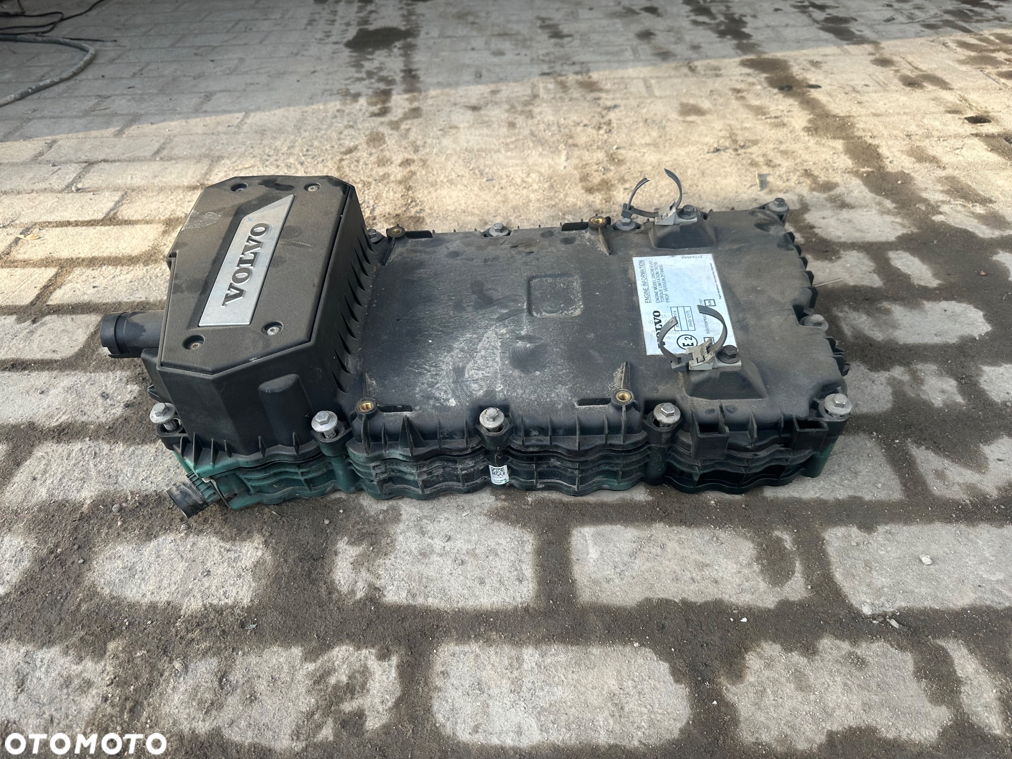 POKRYWA ZAWORÓW VOLVO FL6 D5K240 EURO6. - 7