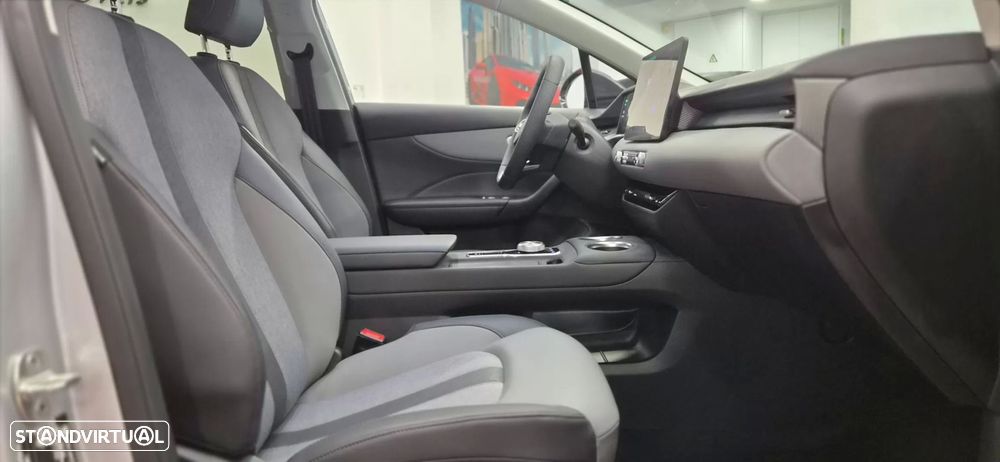 MG MG4 64 kWh Luxury - 50