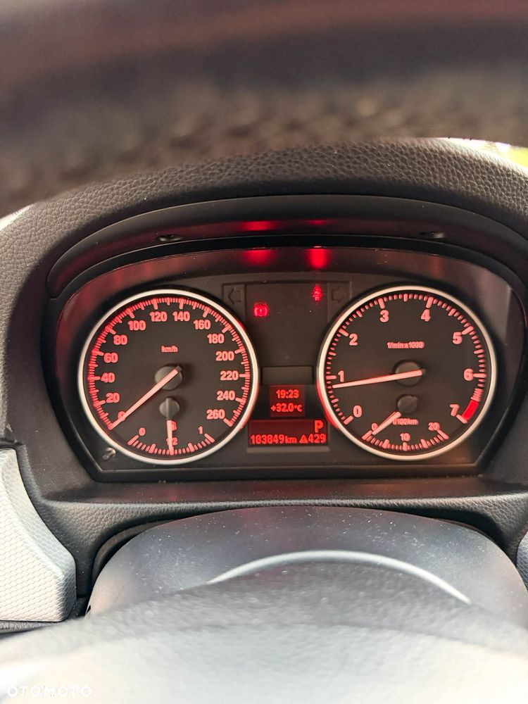 BMW Seria 3 318i Edition Sport - 14