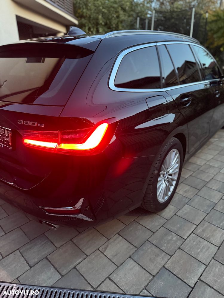BMW Seria 3 320e Aut. Luxury Line - 13
