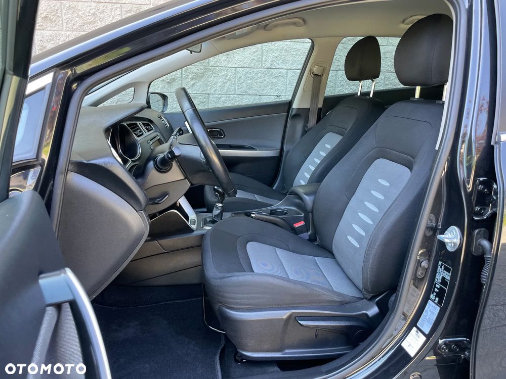 Kia Ceed 1.6 CRDi 128 ISG SW Platinum Edition - 8