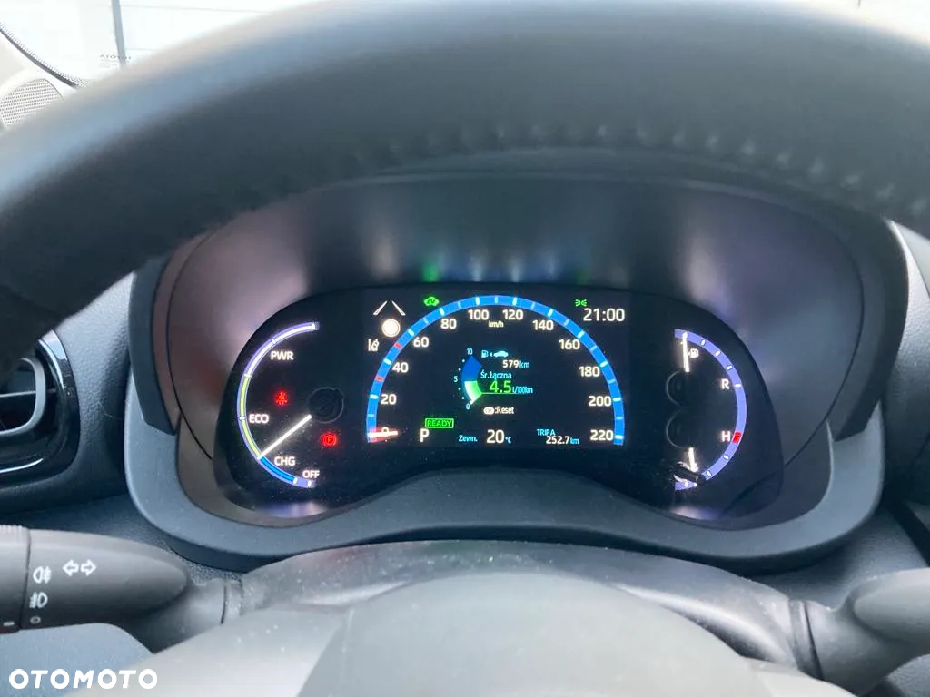 Toyota Yaris Cross Hybrid 1.5 Comfort 4x4 - 6