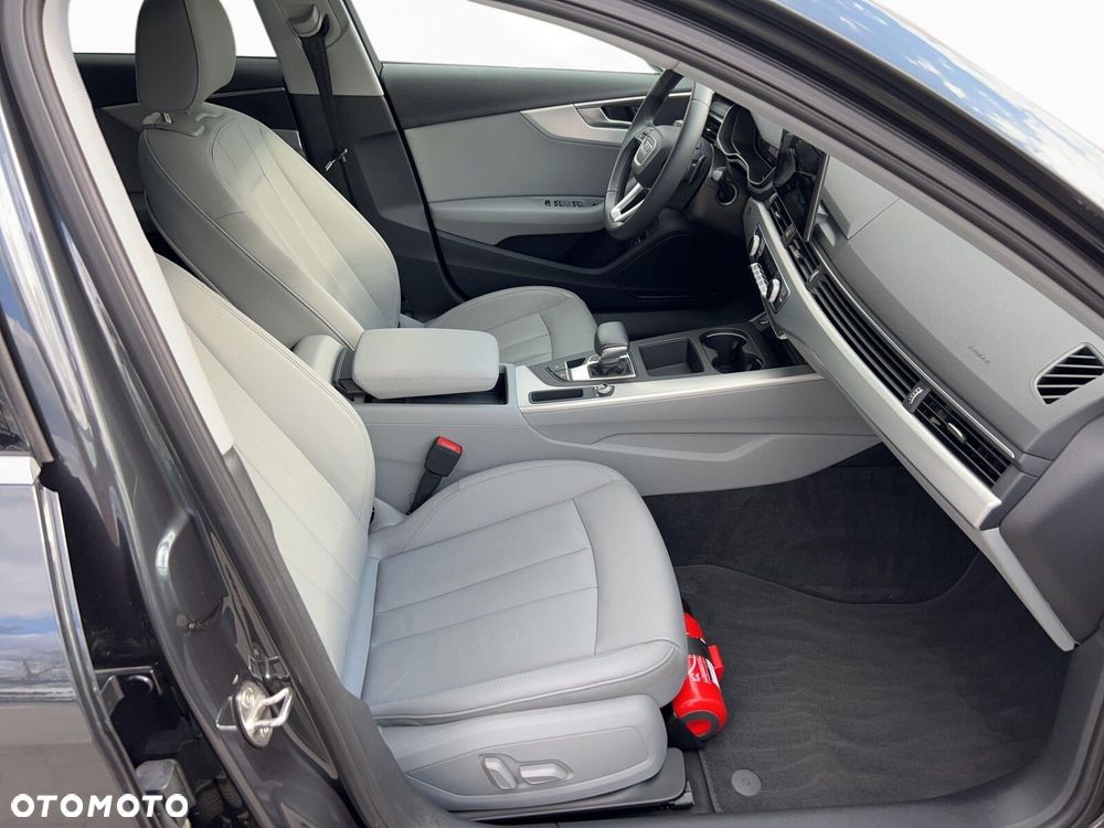Audi A4 Limousine - 16