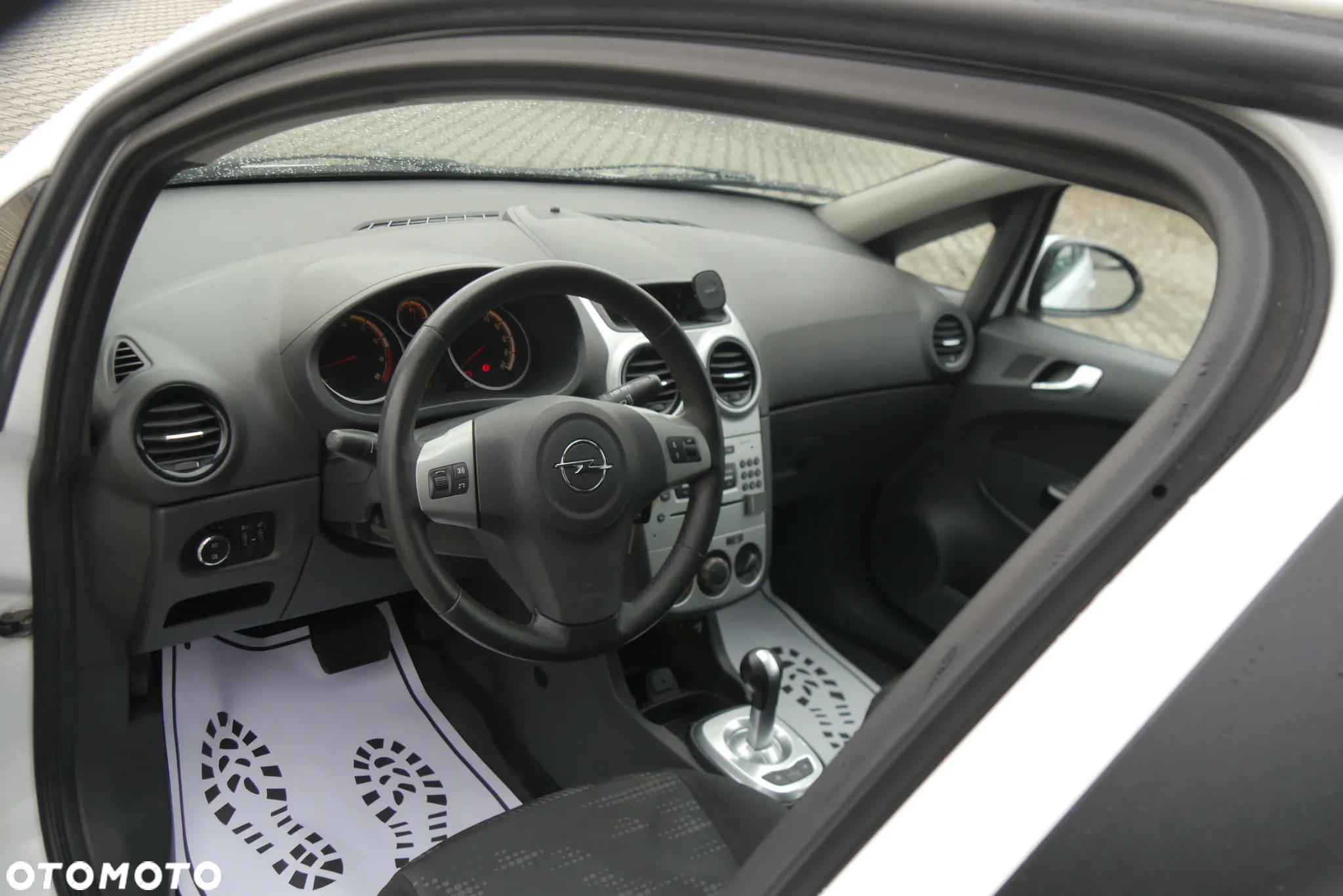 Opel Corsa 1.2 16V Essentia EasyTronic - 12