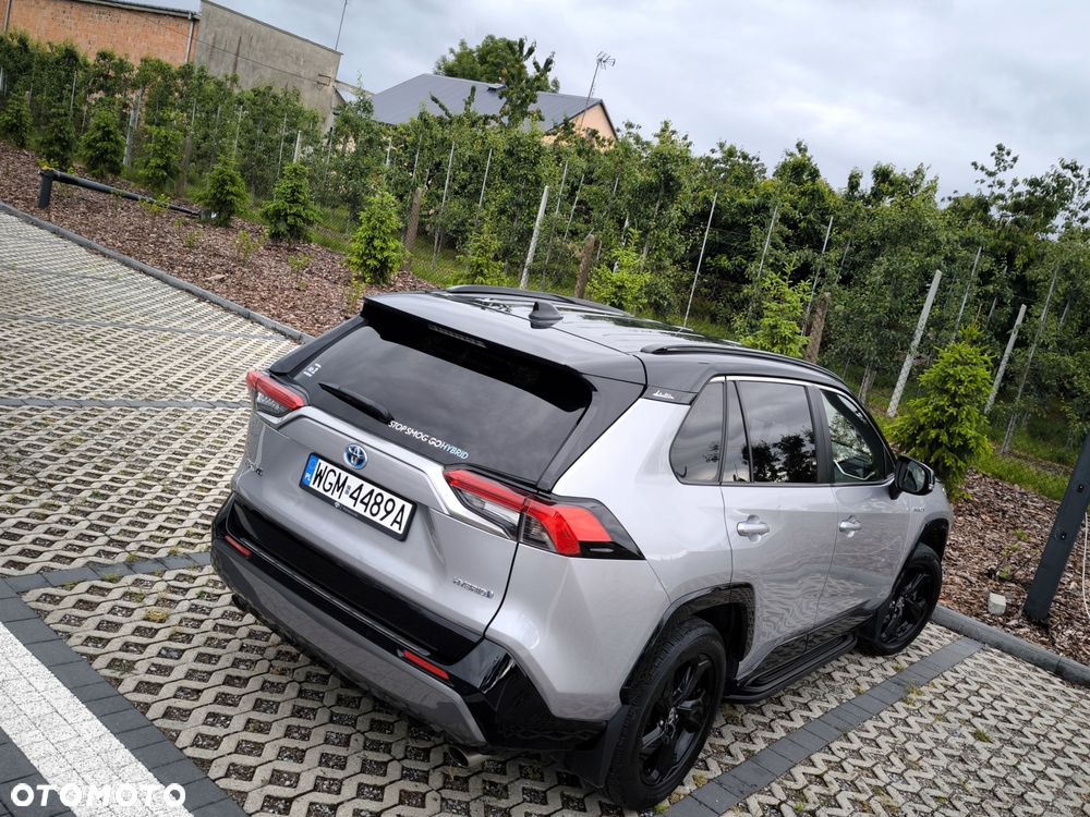 Toyota RAV4 - 8