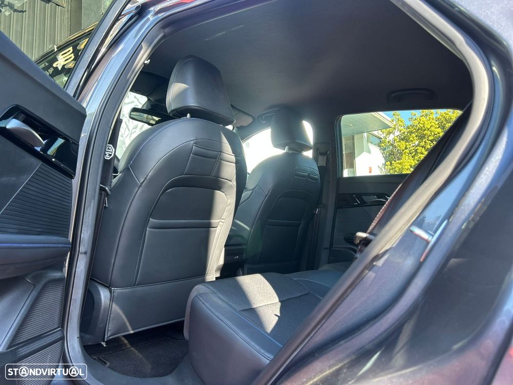 MG MG4 64 kWh Luxury - 31