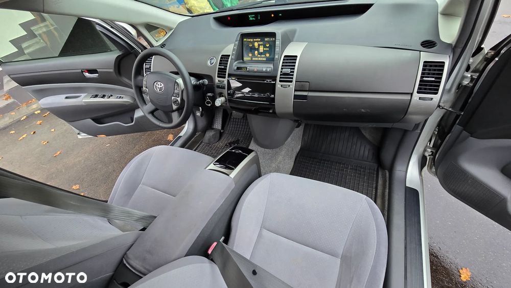 Toyota Prius 1.5 VVT-i Sol - 8