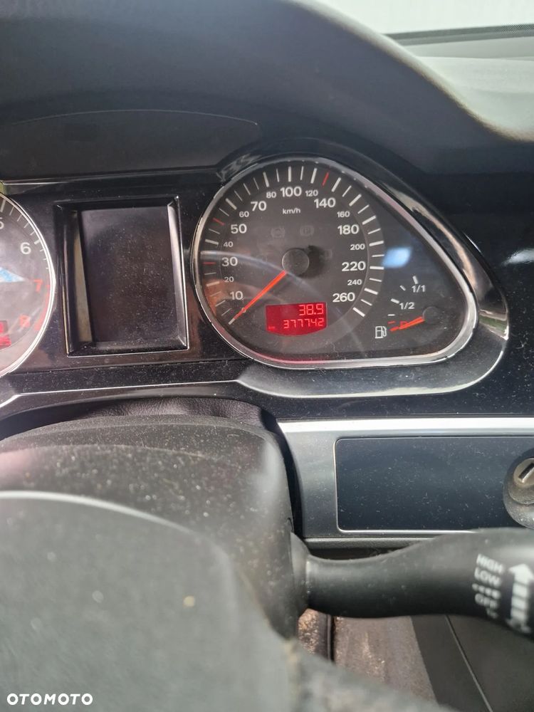Audi A6 Limousine 2.4 - 7