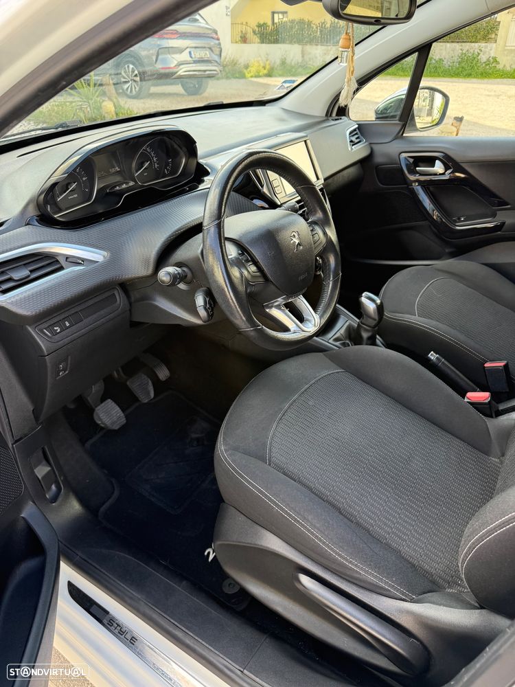 Peugeot 208 1.2 PureTech Active - 9