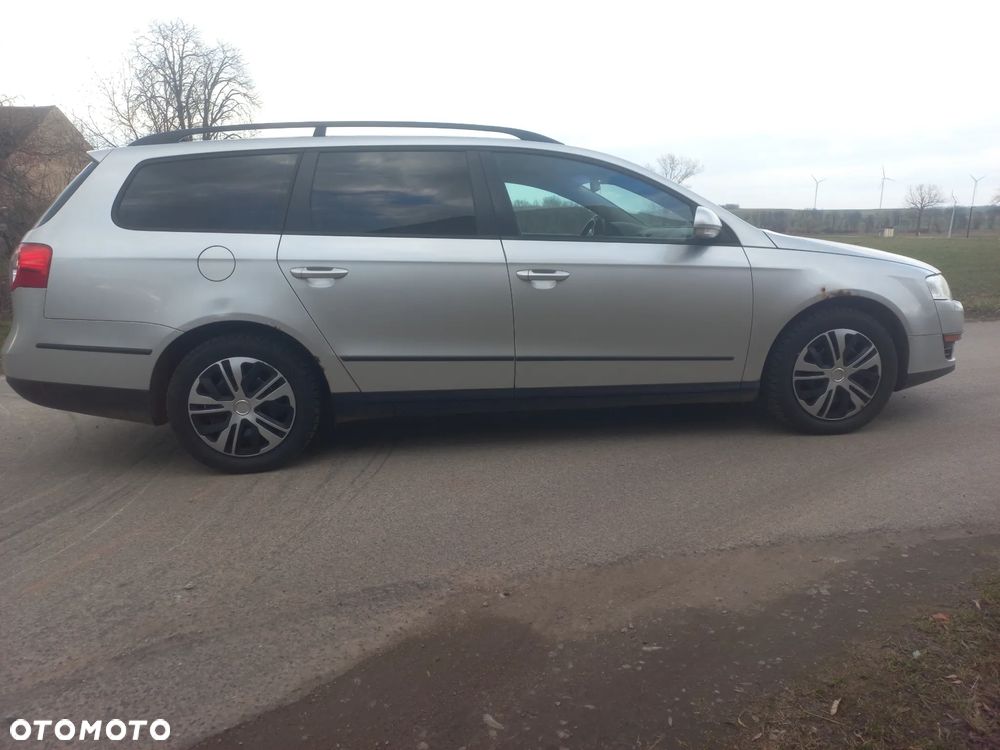 Volkswagen Passat - 4