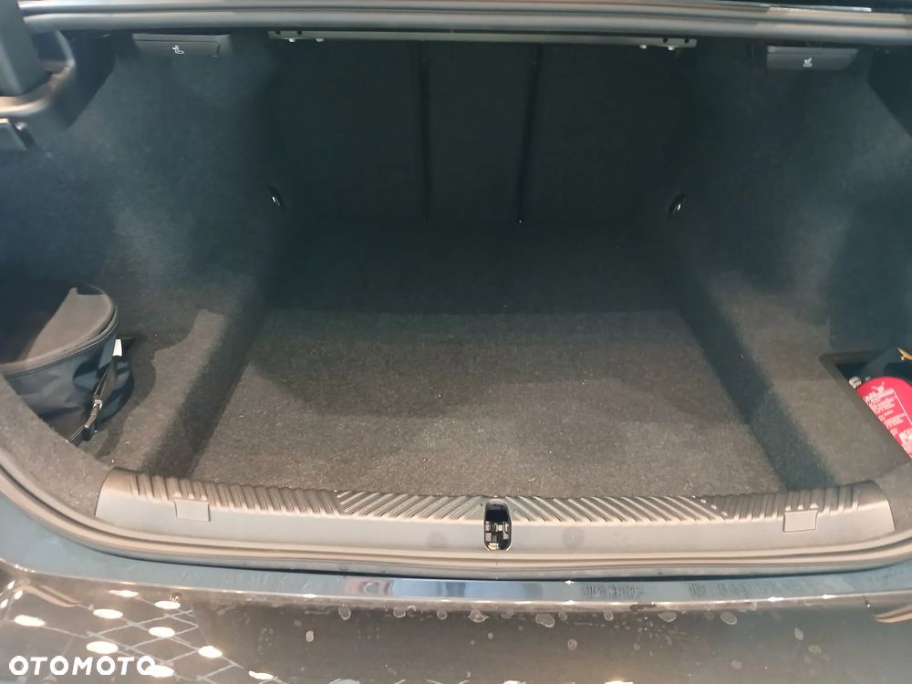 BMW Seria 5 520d mHEV - 35