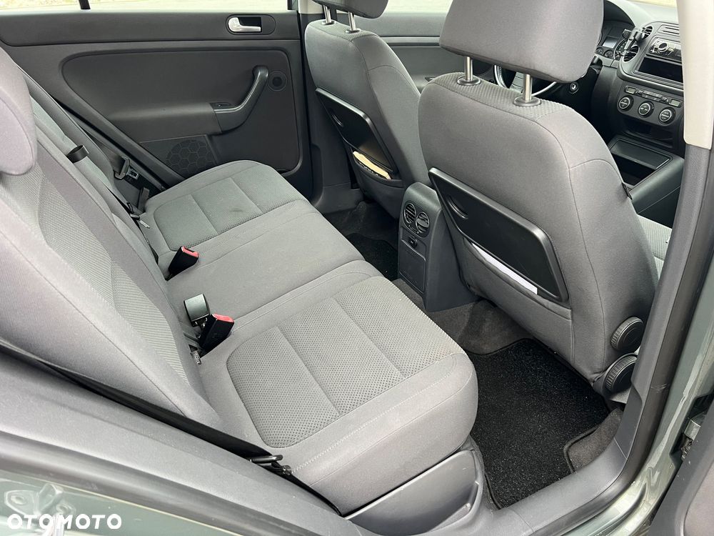 Volkswagen Golf Plus - 11