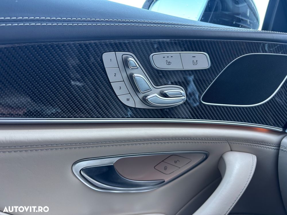 Mercedes-Benz AMG GT 4-door Coupe 43 - 17