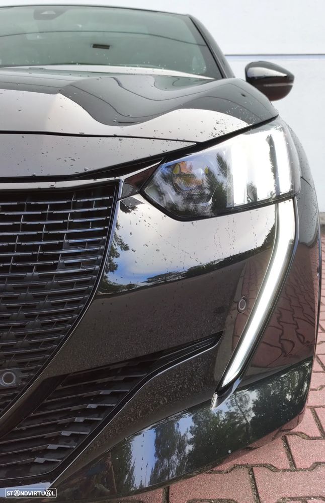 Peugeot e-208 GT - 16