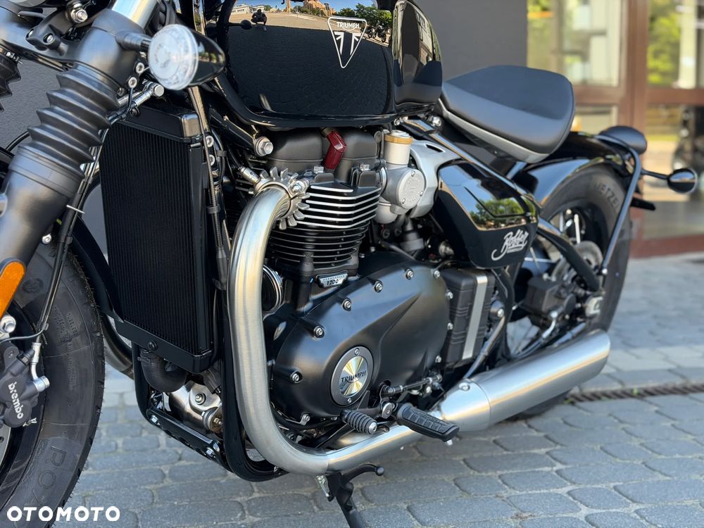 Triumph Bonneville Bobber - 13