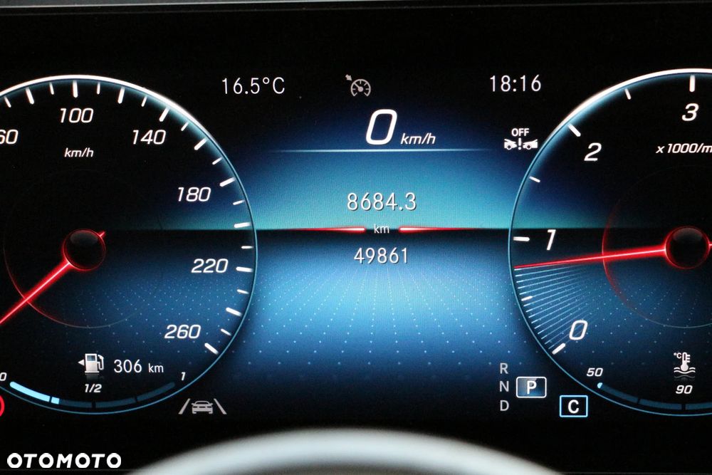 Mercedes-Benz GLB - 10