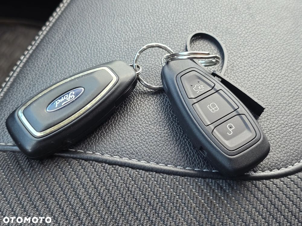 Ford Kuga 2.0 TDCi 4x4 Titanium - 16