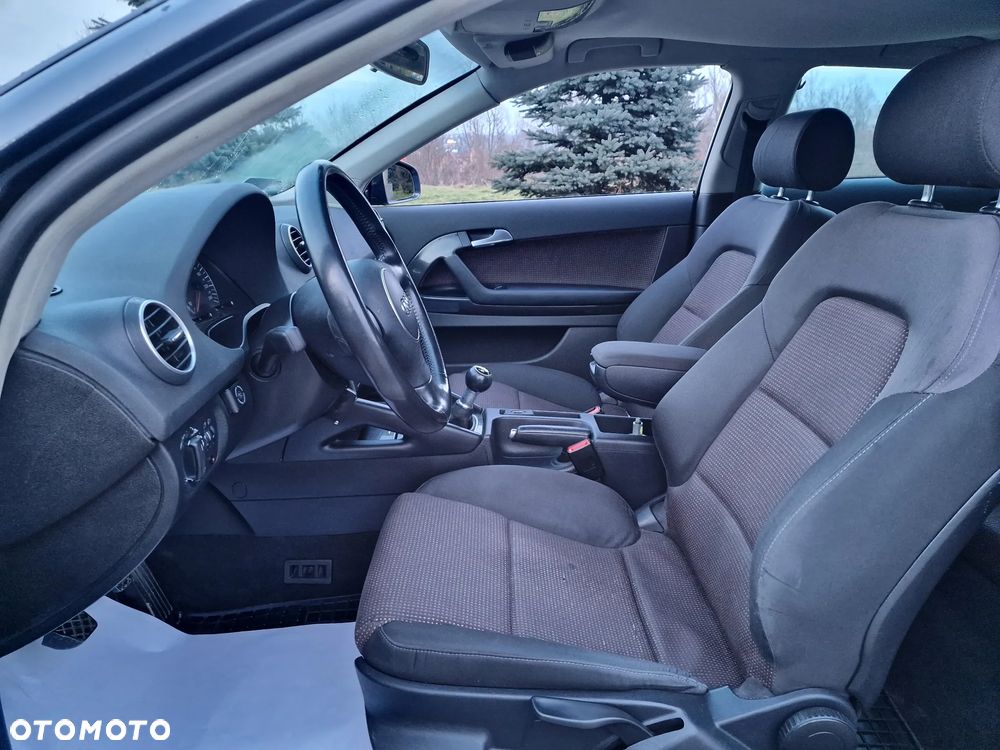 Audi A3 3-drzwiowe 1.6 Attraction - 20