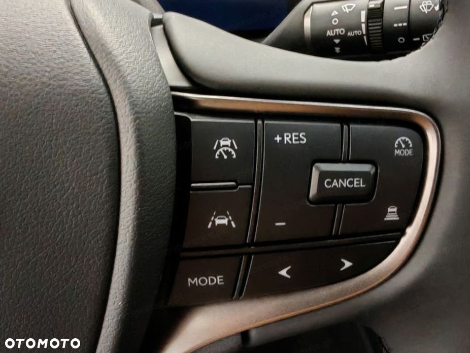 Lexus UX - 11